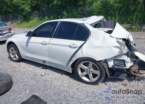 2015 BMW 328I xDrive z USA, uszkodzony, nr VIN WBA3B5C50FF962152